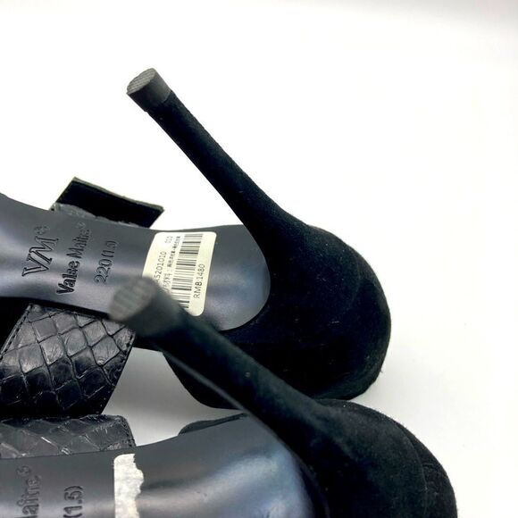 Valse Maitre Black Suede Buckle Stiletto Heels Size 220 - Picture 9 of 11